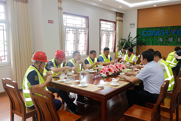 云南省生態(tài)環(huán)境廳黨組成員、副廳長王天喜一行到文山海創(chuàng)考察指導(dǎo)