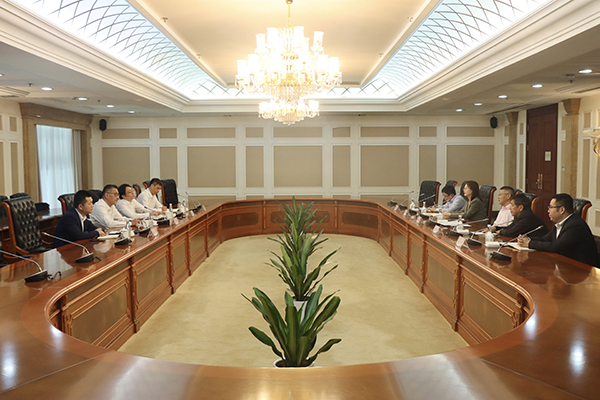 上峰水泥執(zhí)行董事、浙江上峰杰夏環(huán)保董事長邊衛(wèi)東一行到海螺環(huán)保訪問交流