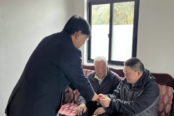 新春走訪遞真情 寒冬慰問(wèn)暖人心——寧海馨源泰開展春節(jié)走訪慰問(wèn)活動(dòng)